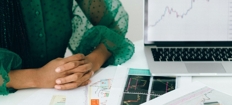 Broker conducting research on carrier safety records and insurance compliance.